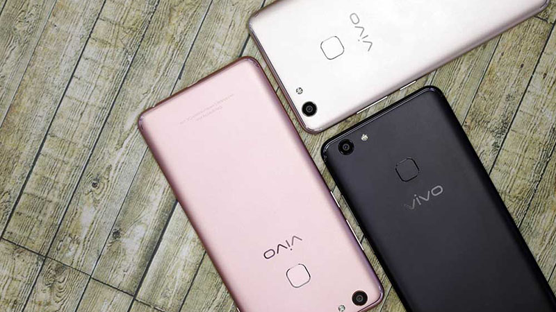 Người dùng nói gì khi được hỏi 'Có nên mua ViVo V7 Plus hay không'?