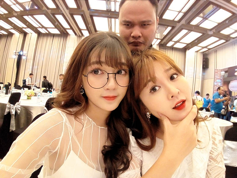 Selfie cùng Mobiistar Zumbo S2 Dual