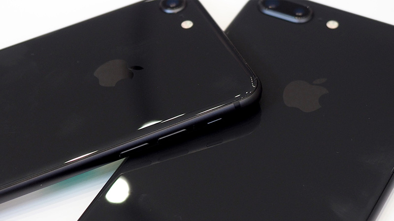 iPhone X đang giết iPhone 8: Hệ quả từ canh bạc được - mất của Apple