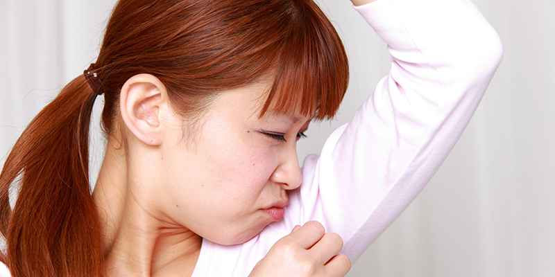 Khử mùi hôi cơ thể Công dụng khác của nước súc miệng, bạn đã biết?