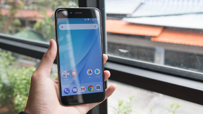 Trên tay Xiaomi Mi A1 chính hãng Trên tay Xiaomi Mi A1 chính hãng