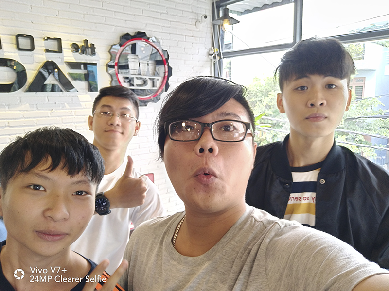 Đánh giá chi tiết Vivo V7+