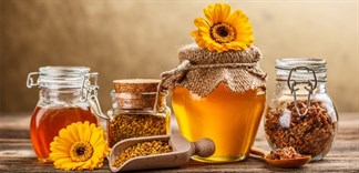Cách trị quầng thâm mắt với mật ong tại nhà đơn giản, hiệu quả