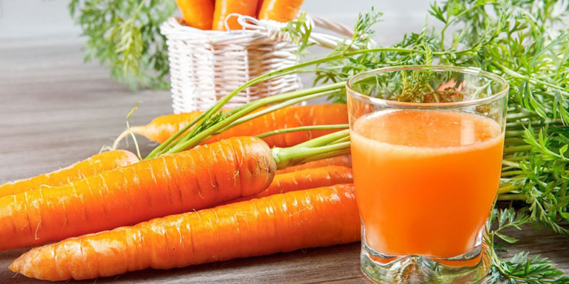 Dùng củ cà rốt để tạo màu cam cho món ăn