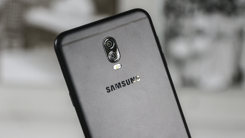Galaxy J7+ camera xoá phông: Một chiếc điện thoại với khả năng chụp ảnh xóa phông đẹp mơ ước đã xuất hiện. Samsung Galaxy J7+ cùng tính năng camera xóa phông sẽ giúp bạn chụp những bức ảnh sống động, đẹp như chuyên nghiệp. Nào hãy tận hưởng khoảnh khắc và chia sẻ những bức ảnh đẹp đến mọi người.
