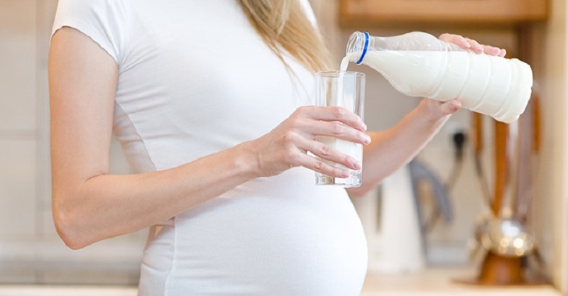 Phụ nữ có thai không uống được sữa bầu phải làm sao?
