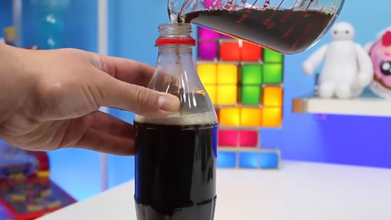 Cách làm rau câu hình chai Coca Cola đẹp mắt
