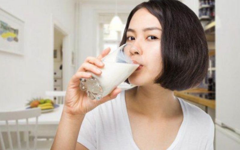 Uống sữa sau khi tập thể thao giúp giảm cân
