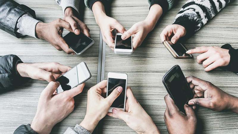 Chip tầm trung có giá thành dễ chịu đối với nhà sản xuất và người dùng