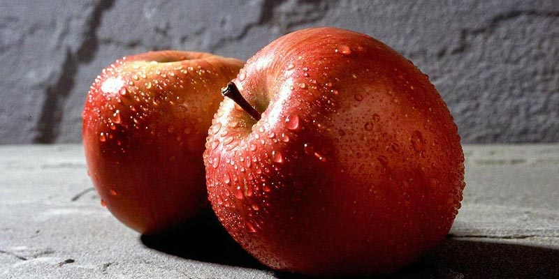 Cách chọn táo không thuốc trừ sâu