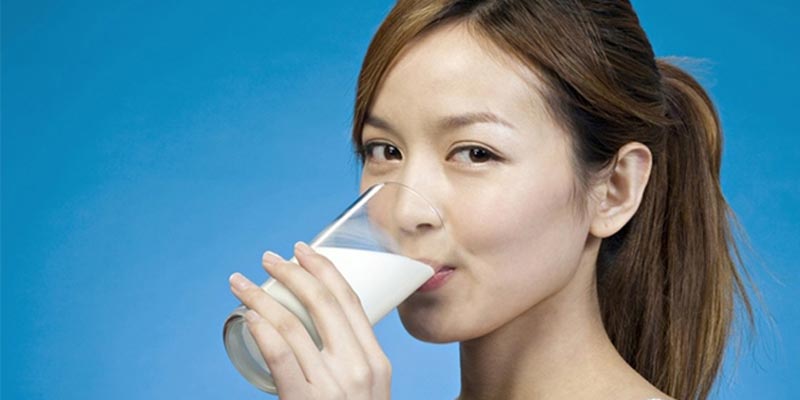 Với phụ nữ mắc chứng ung thư vú nếu bổ sung sữa đậu nành thường xuyên có thể làm chậm quá trình phát triển của ung thư