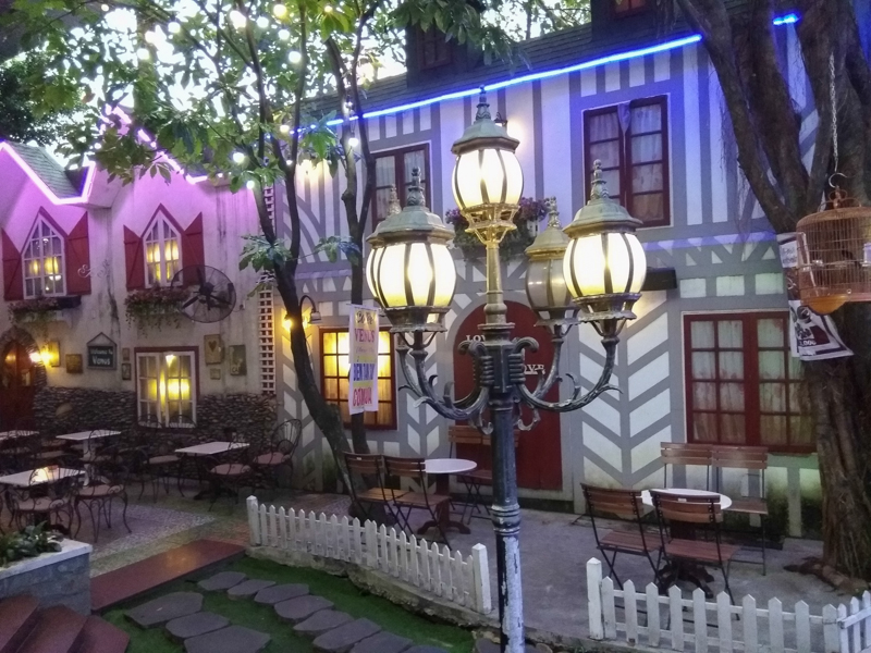 Ảnh chụp từ camera chính Ảnh chụp từ camera chính