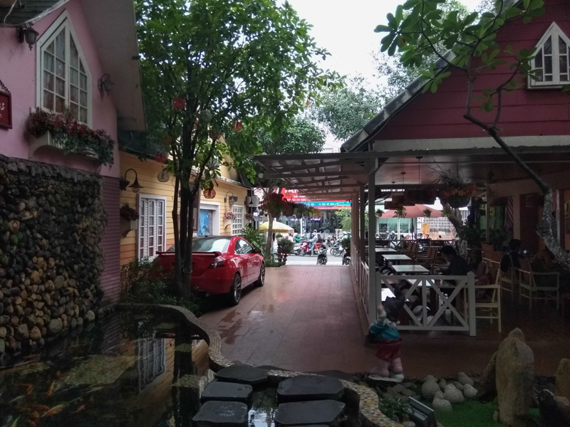 Ảnh chụp từ camera chính Ảnh chụp từ camera chính