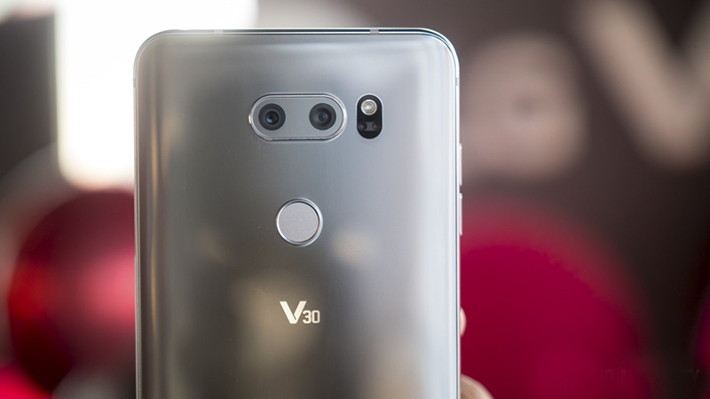 LG V30