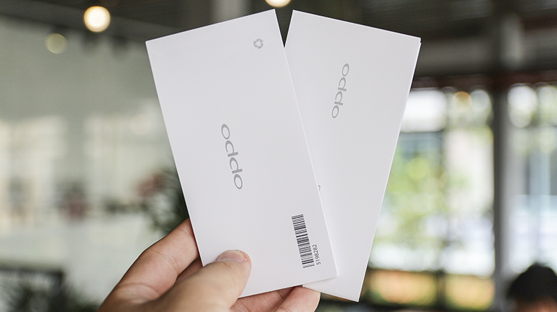 Mở hộp Oppo F5