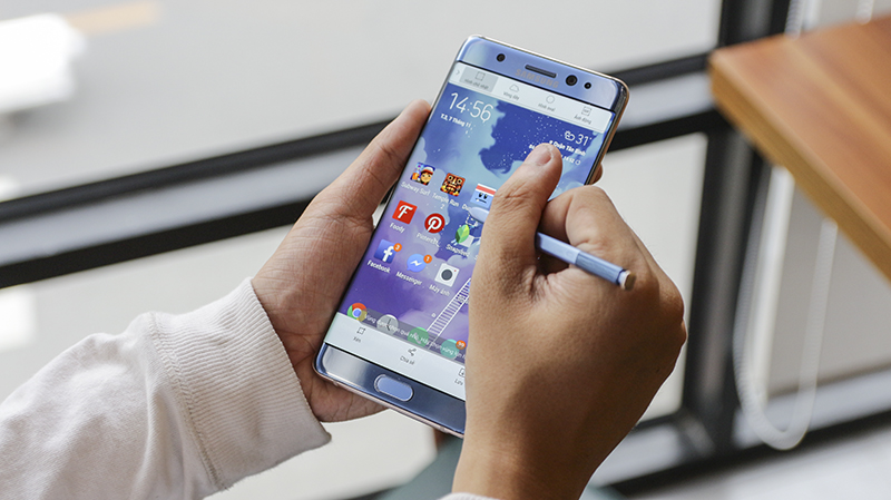 So sánh Galaxy Note FE và Galaxy S8