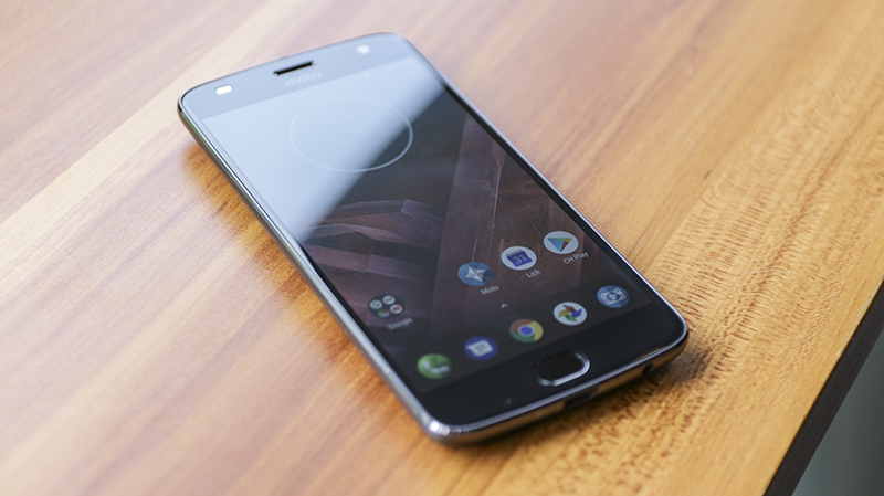 Đánh giá pin Moto Z2 Play và Moto Mod pin