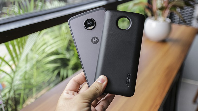 Đánh giá pin Moto Z2 Play và Moto mod pin