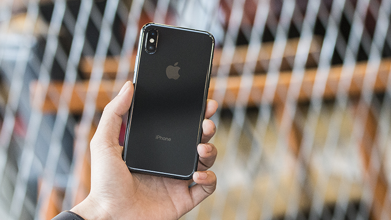 Tinh tế, đẳng cấp và đầy cuốn hút - đó là những gì bạn cảm nhận được khi trông vào iPhone X màu đen. Hãy thưởng thức màn hình Super Retina rực rỡ và khám phá tính năng Face ID tiên tiến của nó.