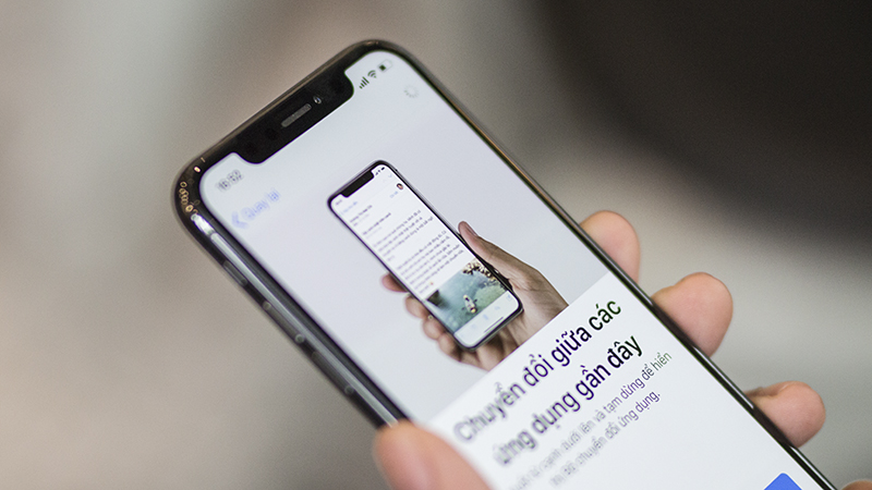 Trên tay iPhone X màu đen