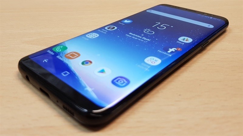 Samsung đang chuẩn bị một smartphone màn hình vô cực dưới 5 inch Samsung đang chuẩn bị một smartphone màn hình vô cực dưới 5 inch