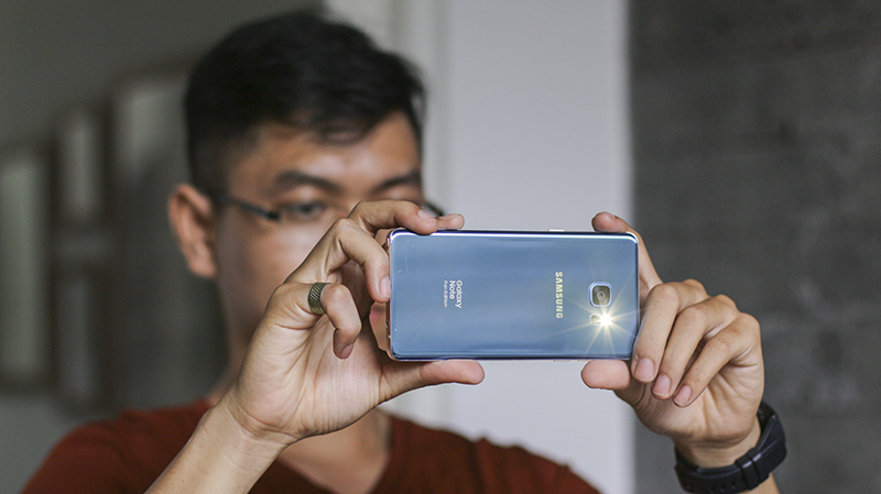 So sánh Galaxy Note FE và iPhone 6S Plus So sánh Galaxy Note FE và iPhone 6S Plus