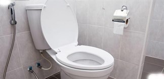 Những thứ 'tuyệt đối' không được bỏ vào cống, bồn cầu