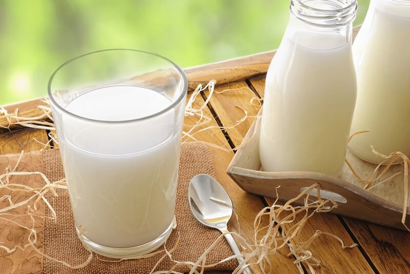 Cách rửa mặt bằng sữa tươi giúp làm mờ thâm nám, tàn nhang và làm trắng da