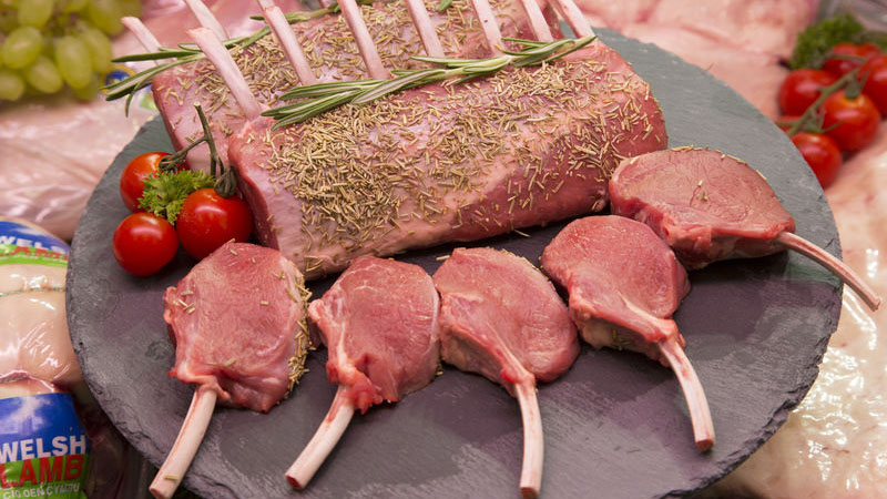 Các loại thịt đỏ chứa nhiều chất béo bảo hòa, sẽ làm tình trạng bệnh ngày càng nặng hơn.
