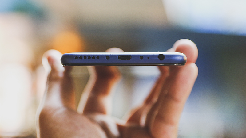 Trên tay Huawei Nova 2i màu xanh navy Trên tay Huawei Nova 2i màu xanh navy