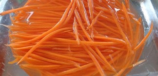 Dùng giấm để ngâm cà rốt, có nên không?