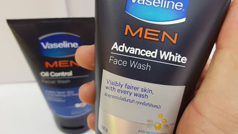 Sữa rửa mặt tẩy tế bào chết Vaseline Men