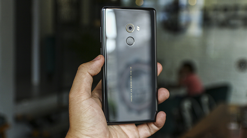 Trên tay Xiaomi Mi MIX 2 chính hãng
