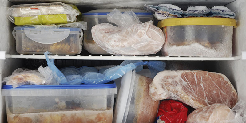 Nên hay không nên bọc thực phẩm bằng túi nilon rồi cho vào tủ lạnh?