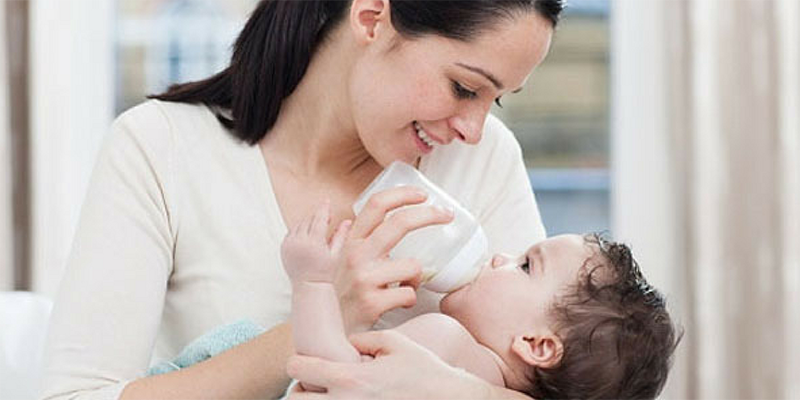 Nên có pha sữa cho bé bằng nước khoáng? Nên có pha sữa cho bé bằng nước khoáng?