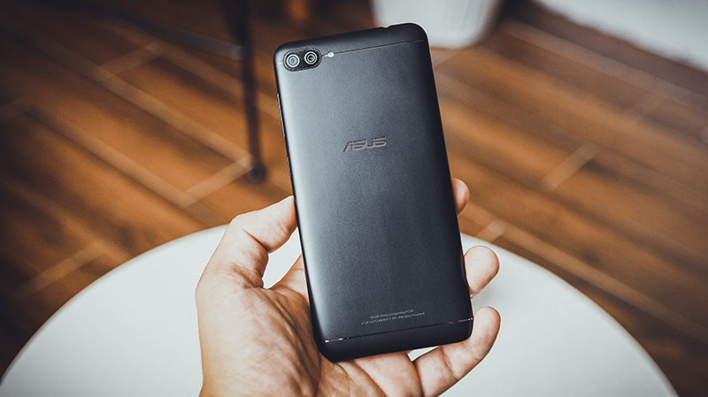 Trên tay Zenfone 4 Max ZC520KL