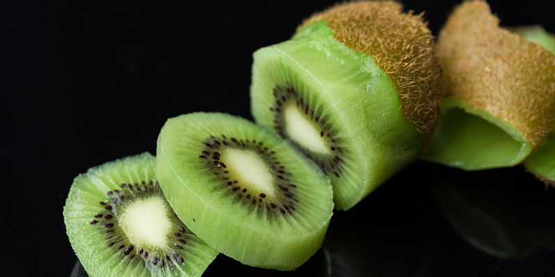 Hàm lượng Vitamin P nằm ở vỏ Kiwi cao hơn 50 lần so với thịt và quả