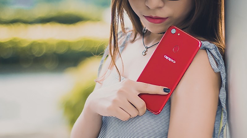 Sửa ấm mùa giáng sinh bằng các smartphone mang màu đỏ ấm áp Sửa ấm mùa giáng sinh bằng các smartphone mang màu đỏ ấm áp