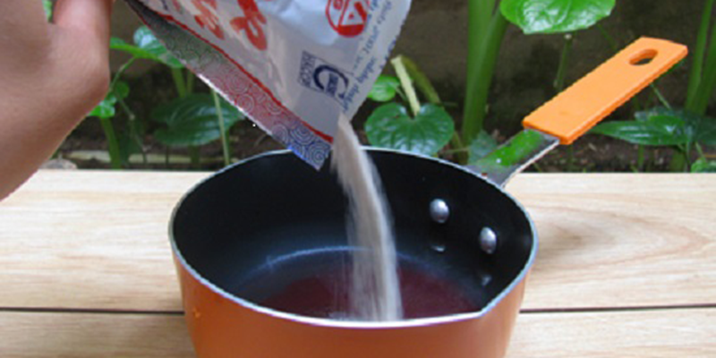 khuấy đều rau câu, đường cát và nước khuấy đều rau câu, đường cát và nước