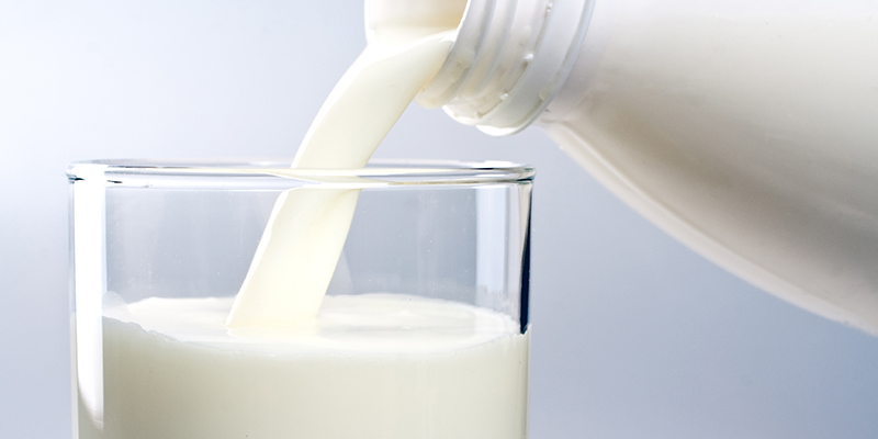 Sữa tách béo (hay sữa ít béo) là sữa được áp dụng công nghệ ly tâm để tách một phần chất béo