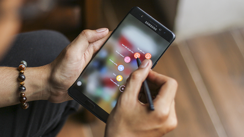 So sánh Galaxy Note FE và Nokia 8 So sánh Galaxy Note FE và Nokia 8