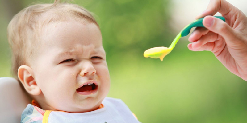 Hệ tiêu hóa và miễn dịch của trẻ em dưới 6 tháng tuổi còn non yếu, chưa phát triển hoàn thiện nên các mẹ không nên cho trẻ ăn dặm vào thời điểm này Hệ tiêu hóa và miễn dịch của trẻ em dưới 6 tháng tuổi còn non yếu, chưa phát triển hoàn thiện nên các mẹ không nên cho trẻ ăn dặm vào thời điểm này