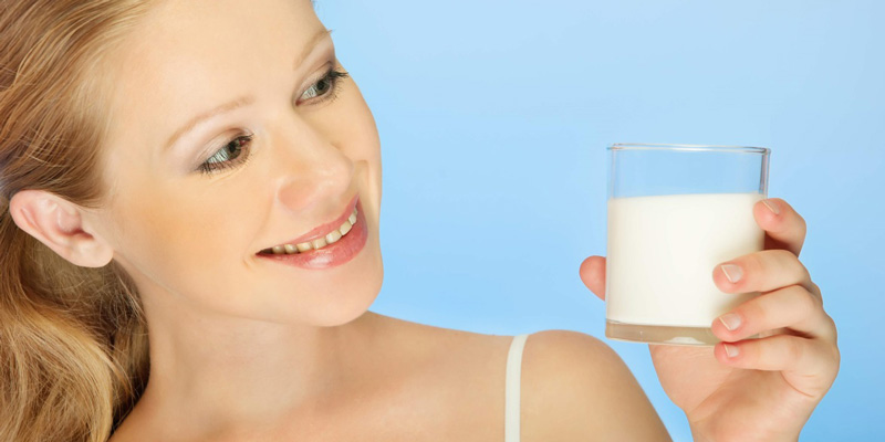 Khi chọn sữa nên dùng sữa ít béo hoặc sữa gầy