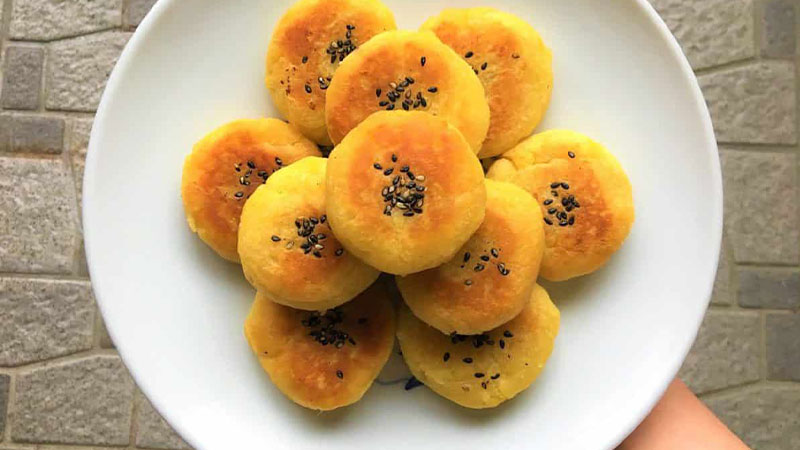 How to make unique black sesame sweet potato cake