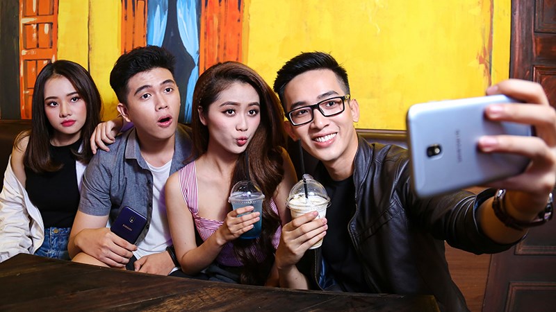 Galaxy J7 Pro Galaxy J7 Pro