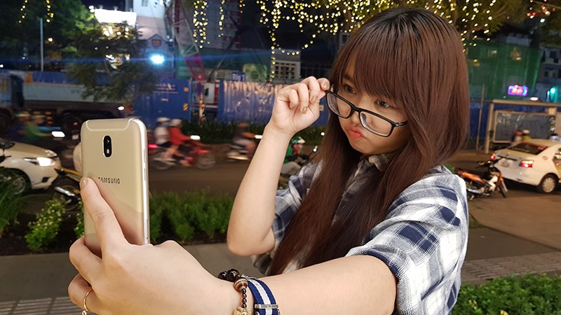 selfie_bang_j7_pro selfie_bang_j7_pro