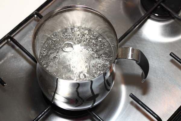 Boil a glass in boiling water