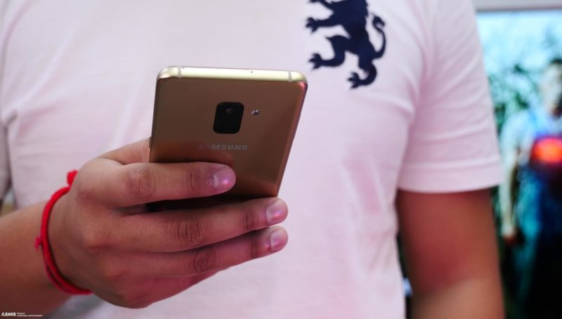 Galaxy A8 & A8 Plus (2018) xuất hiện video trên tay nhanh cực kỳ rõ nét Galaxy A8 & A8 Plus (2018) xuất hiện video trên tay nhanh cực kỳ rõ nét