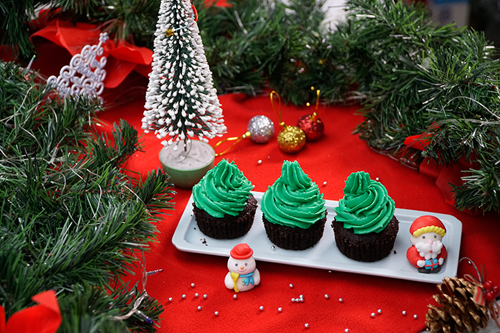 Cách làm bánh cupcake cây thông Giáng Sinh Cách làm bánh cupcake cây thông Giáng Sinh
