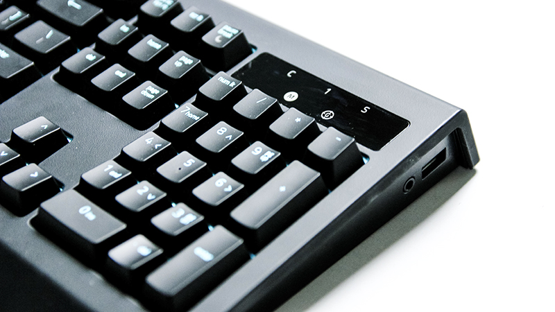 Đánh giá bàn phím cơ Razer BlackWidow Chroma V2